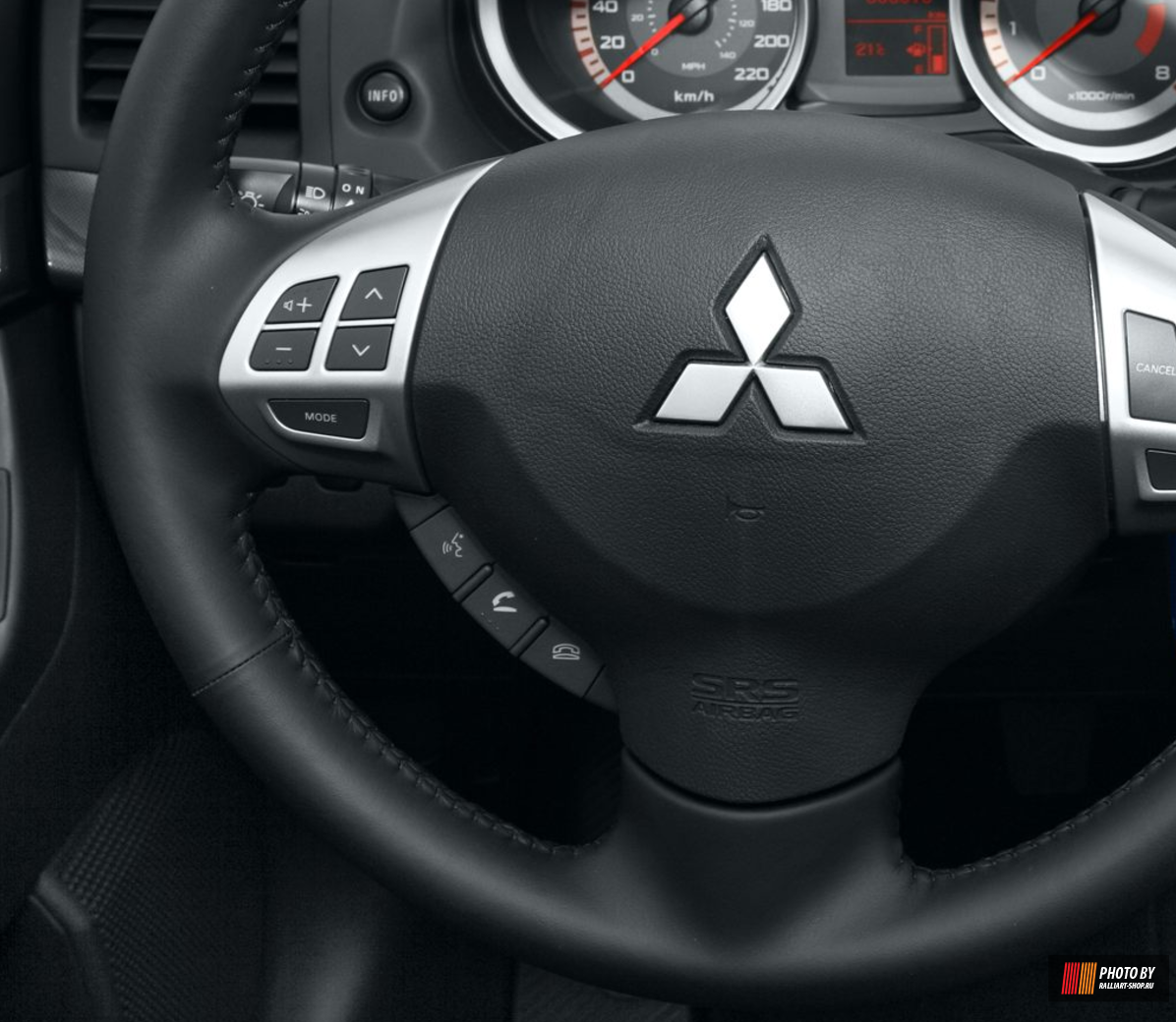 Кнопки Bluetooth Hands Free на руль Mitsubishi